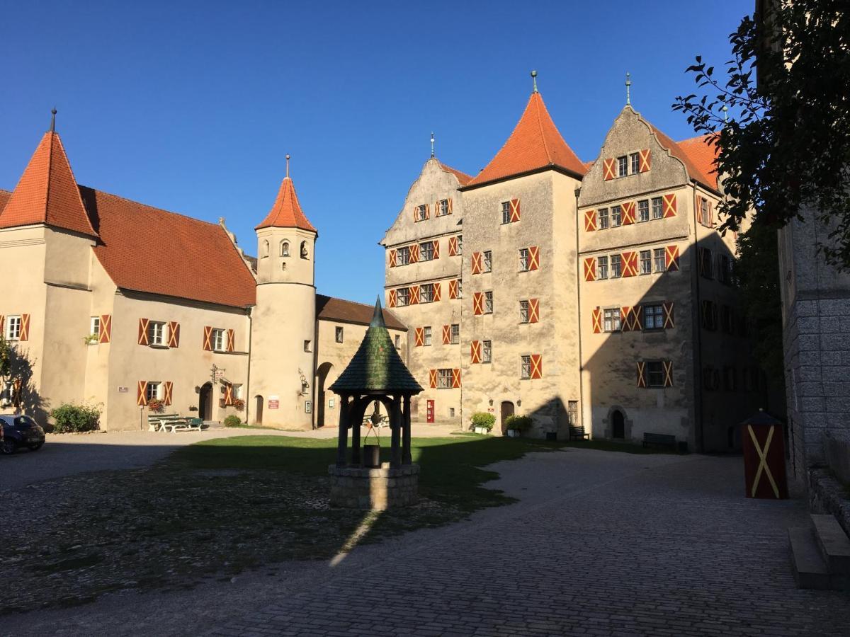 Schlosshotel Harburg Exterior foto
