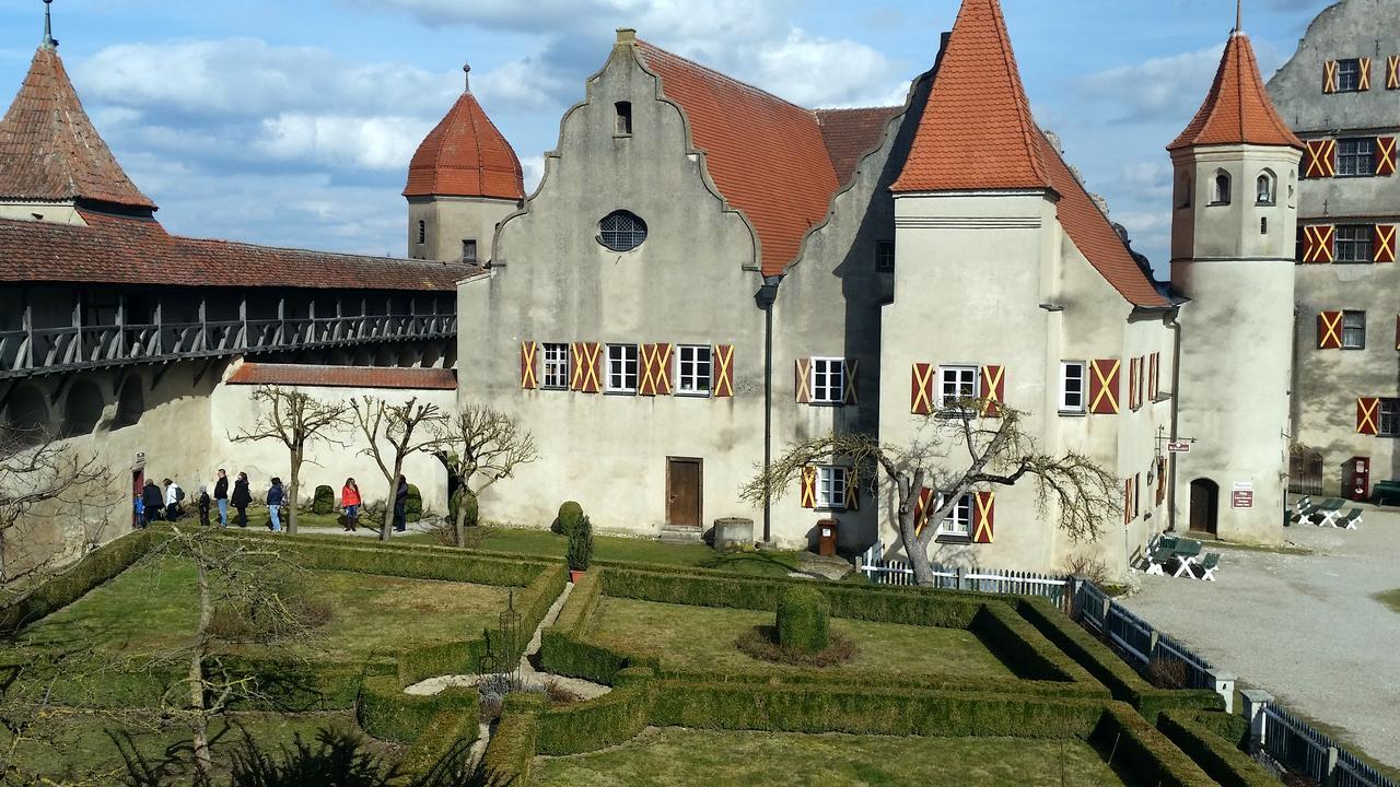 Schlosshotel Harburg Exterior foto